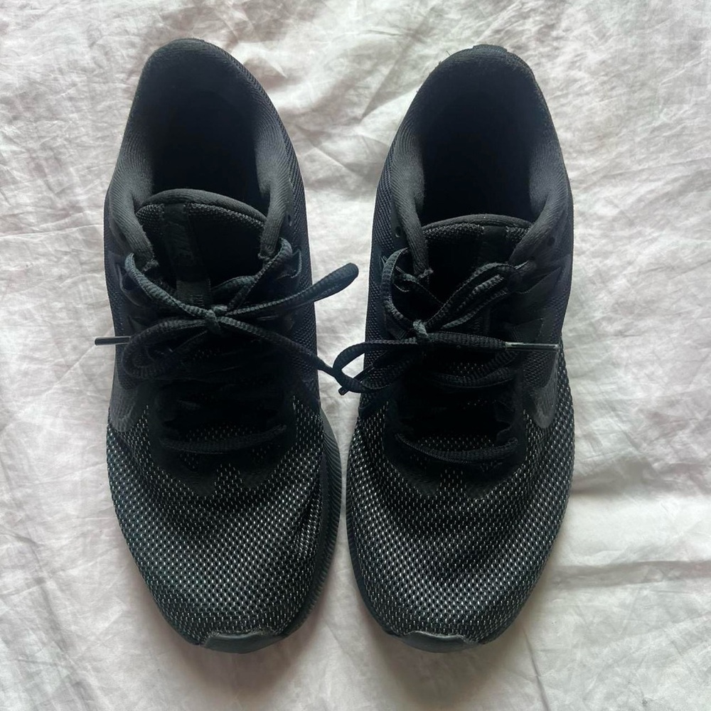 Nike Downshifter 9 black running shoes